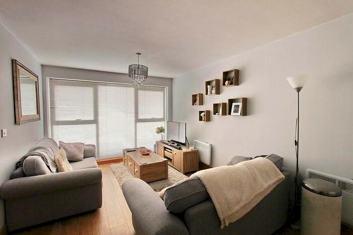 2 Bedroom Flat To Rent In Albion Mews, Clifton Road, Prestwich, Manchester, M25