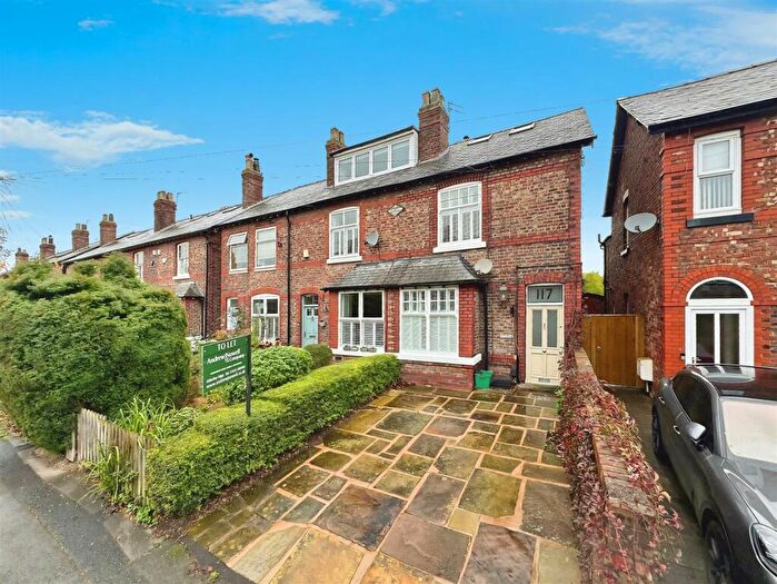 3 Bedroom End Of Terrace House To Rent In Heyes Lane, Alderley Edge, SK9