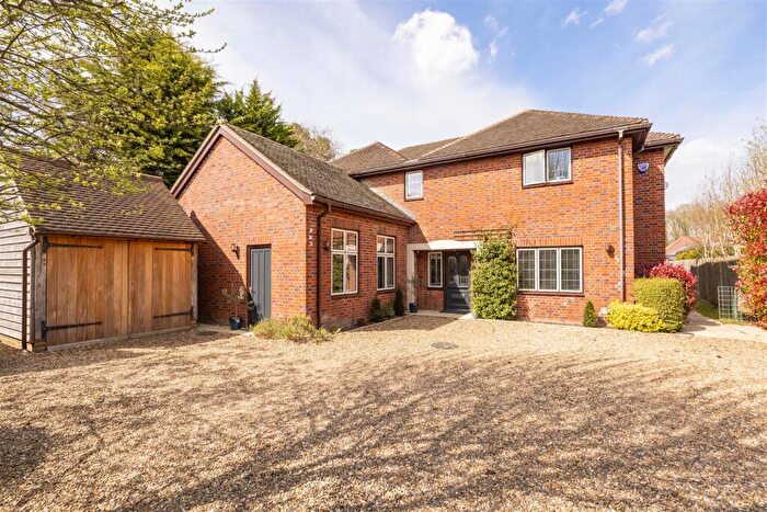 4 Bedroom Detached House For Sale In High Elms, Harpenden, AL5
