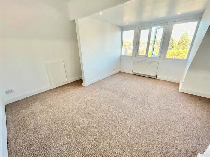 2 Bedroom Maisonette To Rent In Shirehampton Road, Stoke Bishop, Bristol, BS9