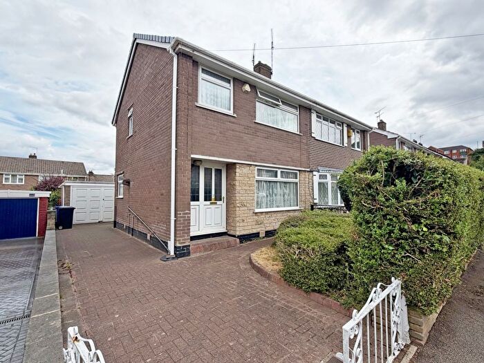 3 Bedroom Terraced House For Sale In Crispin Drive, Sheffield, South Yorkshire, S12