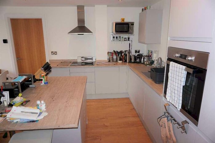 2 Bedroom Apartment To Rent In Leylands House, Leeds, LS9