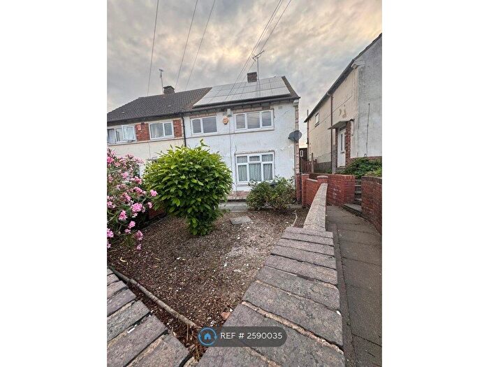 3 Bedroom Semi-Detached House To Rent In Thomasson Road, Leicester, LE5