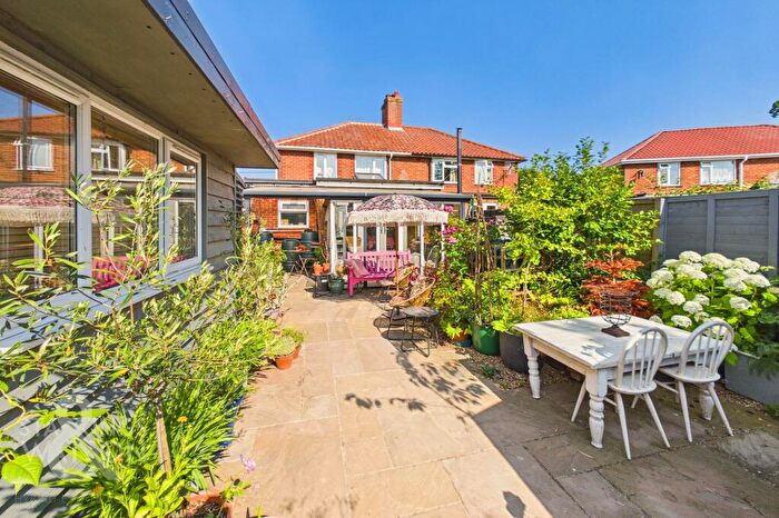 3 Bedroom Semi-Detached House For Sale In Mill Road, Hardwick, Norwich, NR15