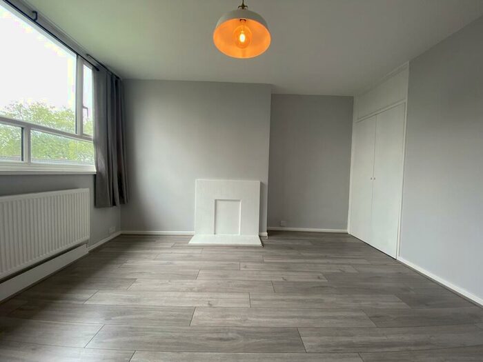 1 Bedroom Apartment To Rent In Sunray Avenue, Herne Hill, London, SE24