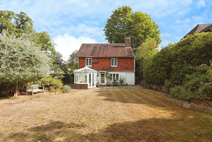 4 Bedroom Detached House For Sale In Lower Green Road, Tunbridge Wells, Kent, TN2