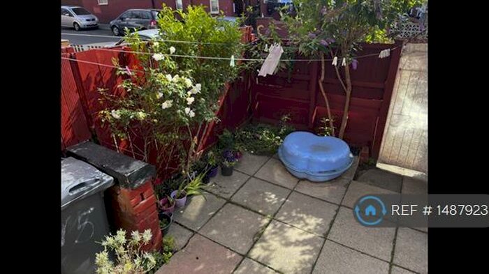 2 Bedroom Terraced House To Rent In Ashton Place, Leeds, LS8