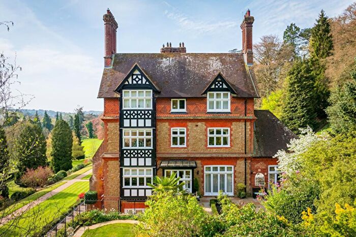 4 Bedroom Apartment For Sale In Snowdenham Lane, Bramley, Guildford, Surrey, GU5