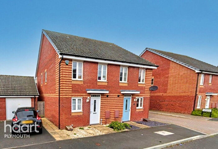 2 Bedroom Terraced House To Rent In Bunker Square, Exeter, EX2