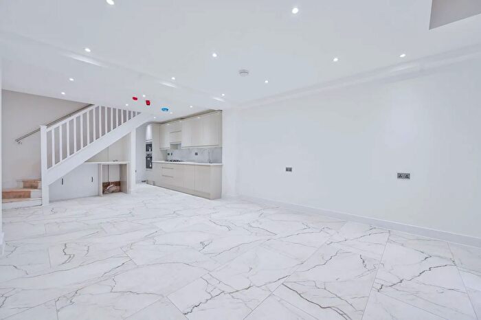 1 Bedroom Flat To Rent In Old Kent Road, London, SE1