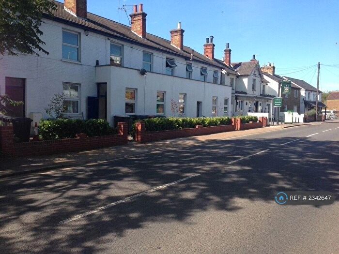 Studio To Rent In Hawks Road, Kingston Upon Thames, KT1