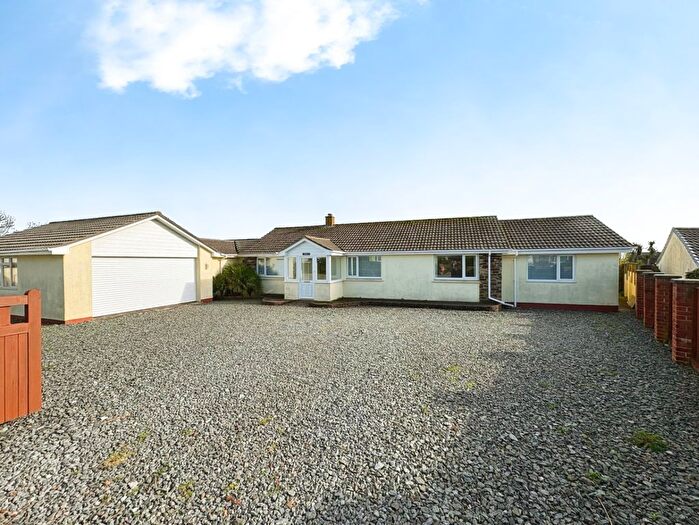 3 Bedroom Detached Bungalow For Sale In The Lizard, Versatile Bungalow With No Chain, TR12