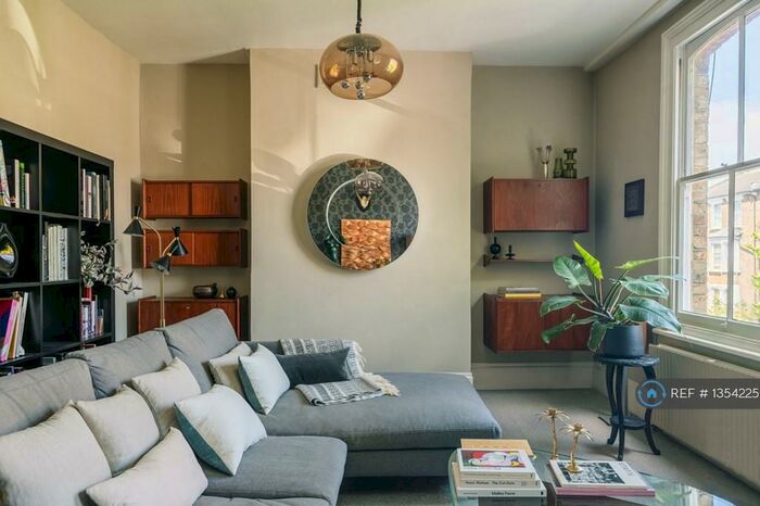 3 Bedroom Maisonette To Rent In Farleigh Road, London, N16