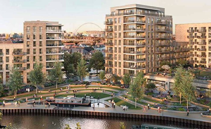 2 Bedroom Flat To Rent In Beresford Avenue, Wembley, Middlesex, HA0