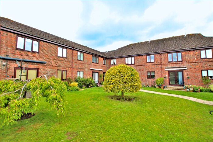 2 Bedroom Retirement Property For Sale In Swallow Court, Clanfield, PO8