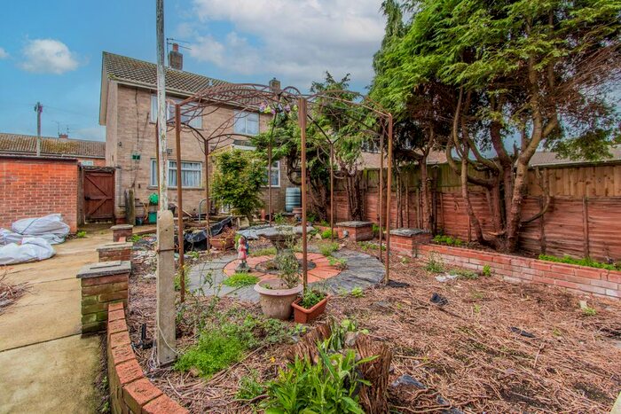 2 Bedroom End Of Terrace House For Sale In Montgomery Avenue, Lowestoft, NR32