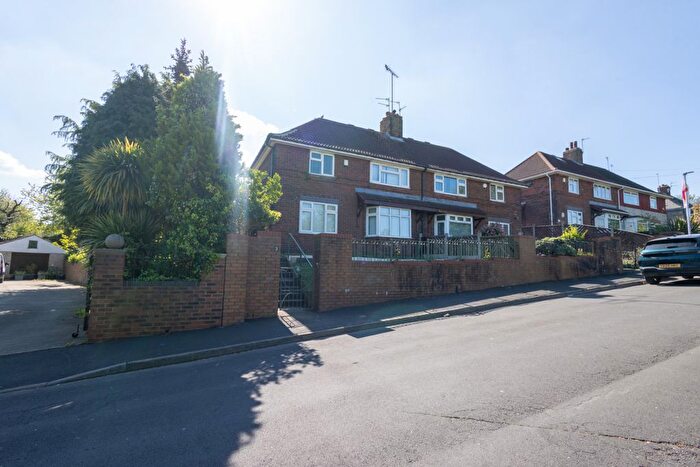 4 Bedroom Semi Detached House To Rent In Low Grange View, Leeds, LS10
