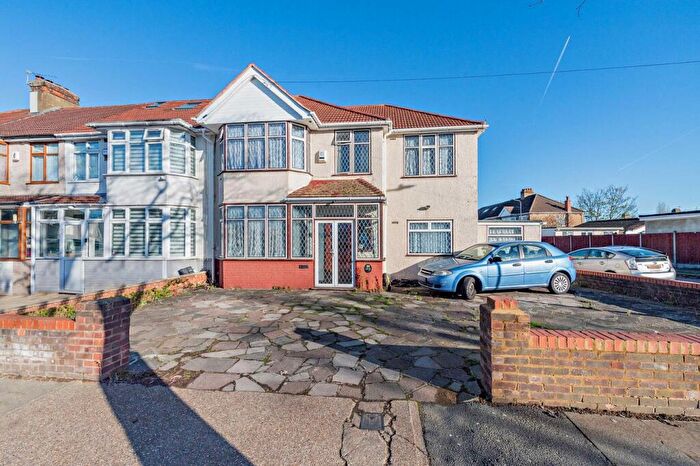 5 Bedroom Terraced House For Sale In North Way, London, NW9