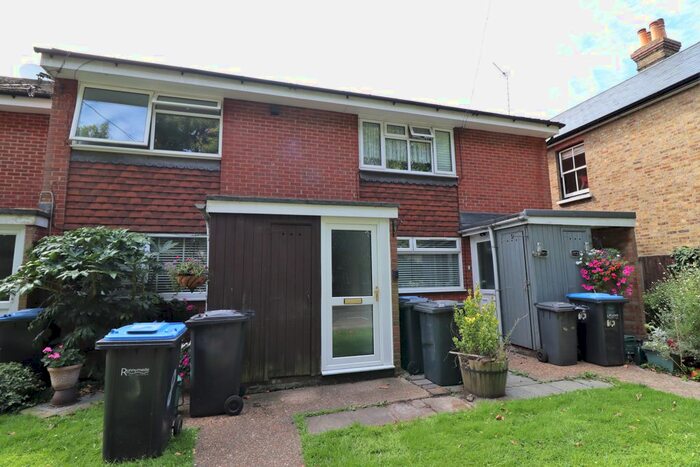1 Bedroom Maisonette To Rent In Green Lane, Addlestone, KT15