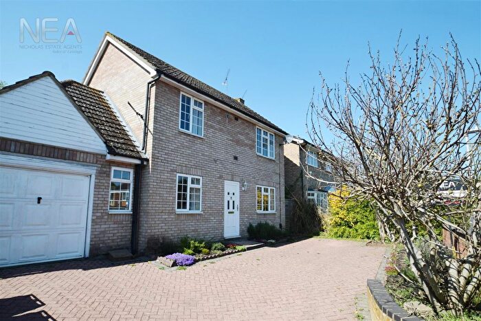 2 Bedroom Detached House To Rent In Caversham Park Village, Caversham, Reading, RG4