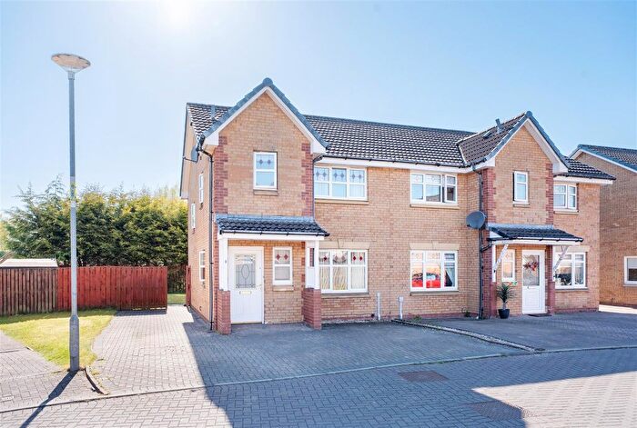 3 Bedroom Semi-Detached House For Sale In Lauriestone Place, Coatbridge, ML5