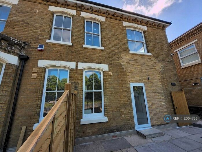 2 Bedroom Flat To Rent In The Ave, Southampton, SO17