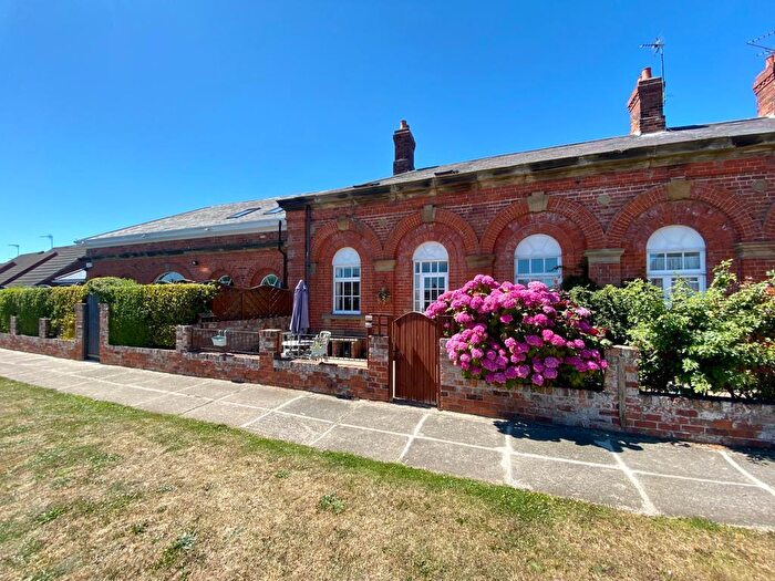 3 Bedroom Terraced House For Sale In Railway Street, Hornsea, HU18