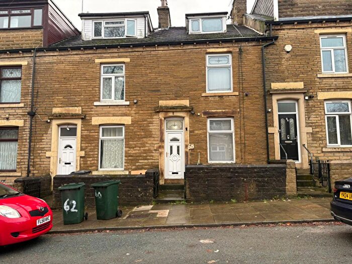 4 Bedroom Terraced House To Rent In Donisthorpe Street, Bradford, West Yorkshire, BD5
