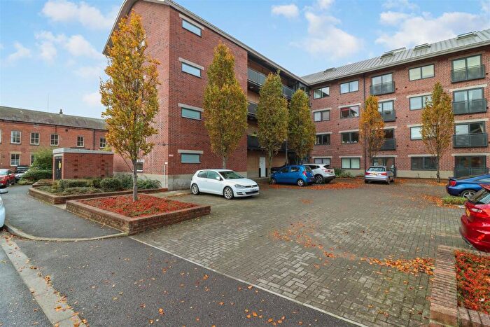 1 Bedroom House For Sale In Camlough Walk, Chesterfield, S41