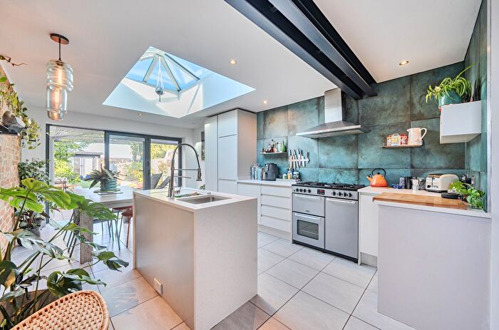 3 Bedroom Semi-Detached House For Sale In Westborough Road, Maidenhead, Windsor And Maidenhead, SL6