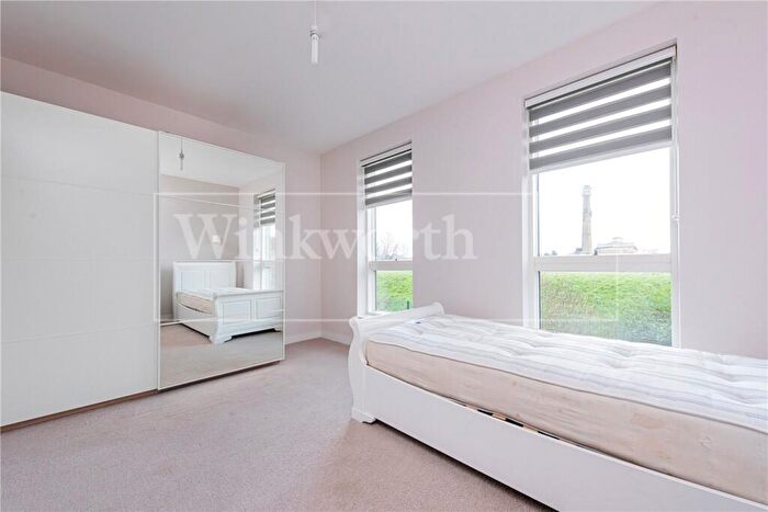 4 Bedroom Town House To Rent In Mark Twain Drive, London, NW2