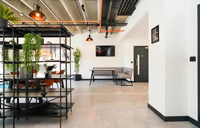 2 Bedroom Apartment To Rent In Young Street, Sheffield, S1