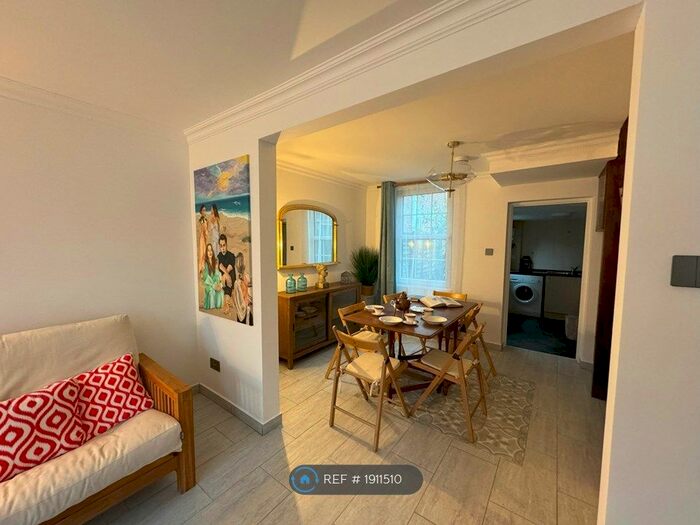 2 Bedroom Semi-Detached House To Rent In Frenchs Road, Cambridge, CB4