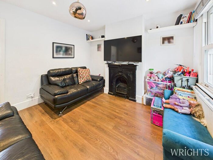 2 Bedroom Terraced House For Sale In Chantry Lane, Hatfield, AL10