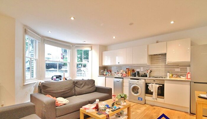 3 Bedroom Flat To Rent In Hartham Road, London, N7