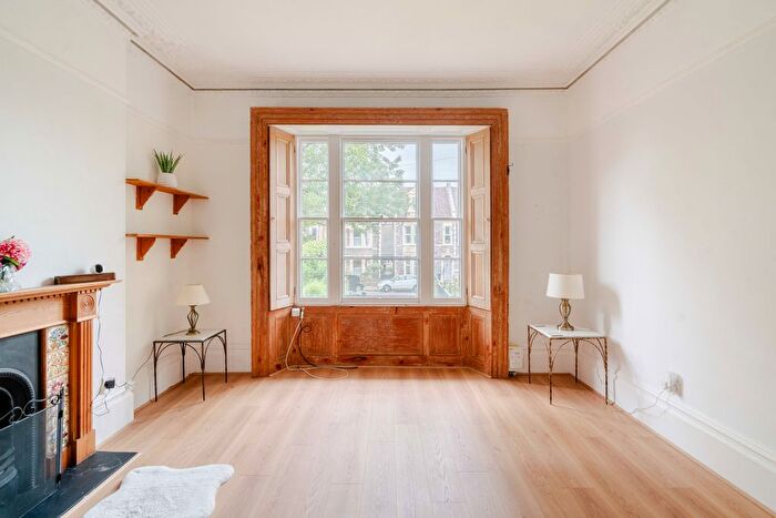 2 Bedroom Flat For Sale In Melrose Place, Clifton, Bristol, BS8