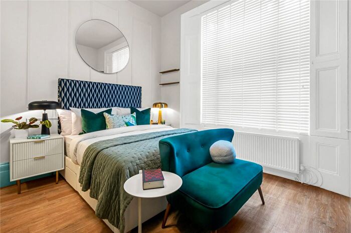 Studio To Rent In Eardley Crescent, London, SW5