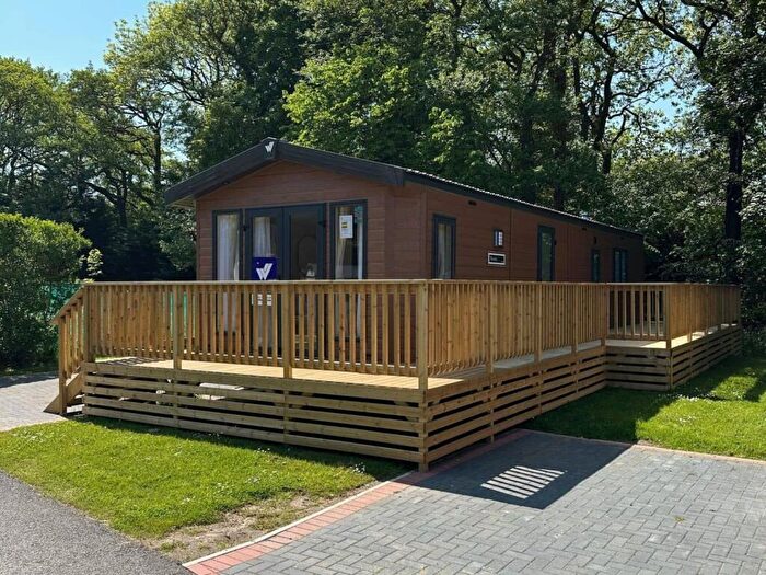2 Bedroom Lodge For Sale In Goulton Lane, Northallerton, DL6