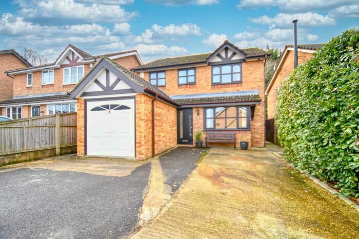 4 Bedroom Detached House For Sale In Kenilworth Gardens, West End, Southampton, SO30