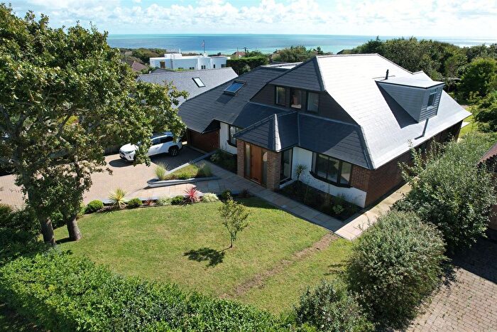 6 Bedroom Detached House For Sale In Fyrsway, Fairlight, Hastings, TN35