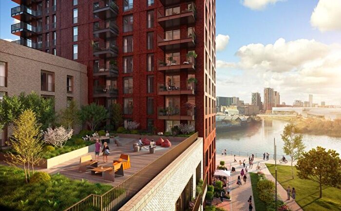 2 Bedroom Apartment For Sale In Heron Wharf, Leven Road, London, E14