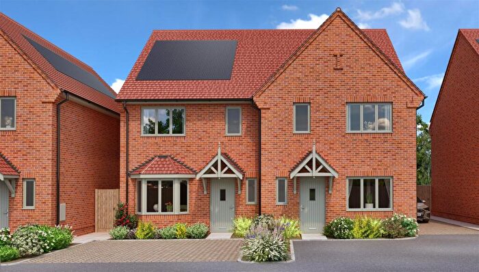 3 Bedroom Semi-Detached House For Sale In Marsworth Road, Pitstone, LU7