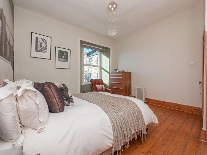 1 Bedroom Flat To Rent In Lyne Street, Edinburgh, EH7