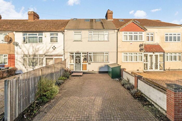 5 Bedroom Property For Sale In Windermere Road, Streatham, SW16