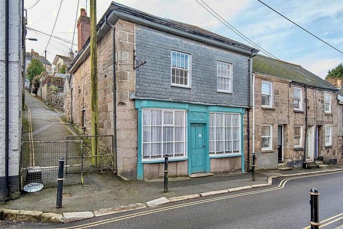 3 Bedroom Cottage To Rent In West Street, Penryn, TR10