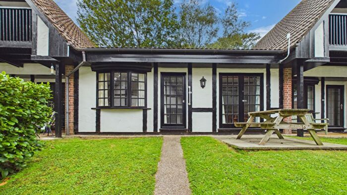 2 Bedroom Bungalow For Sale In Tolroy Manor Holiday Village, Tolroy Road, Hayle, Cornwall, TR27