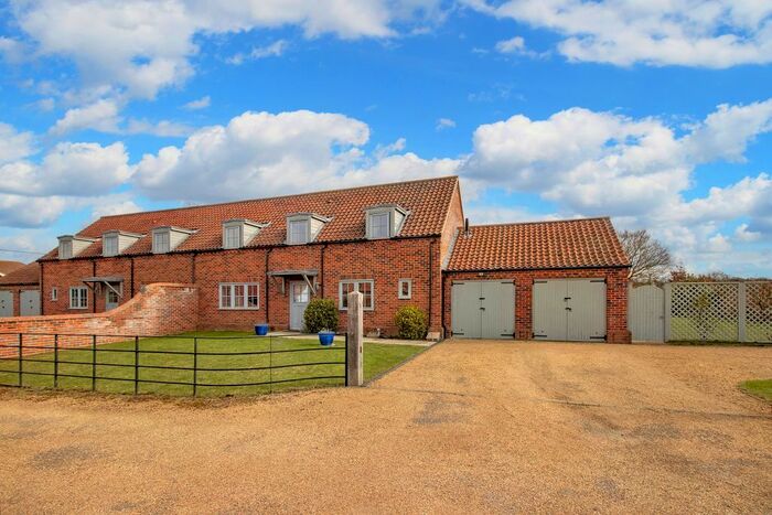 4 Bedroom Barn Conversion For Sale In Bircham Road, Snettisham, King's Lynn, PE31