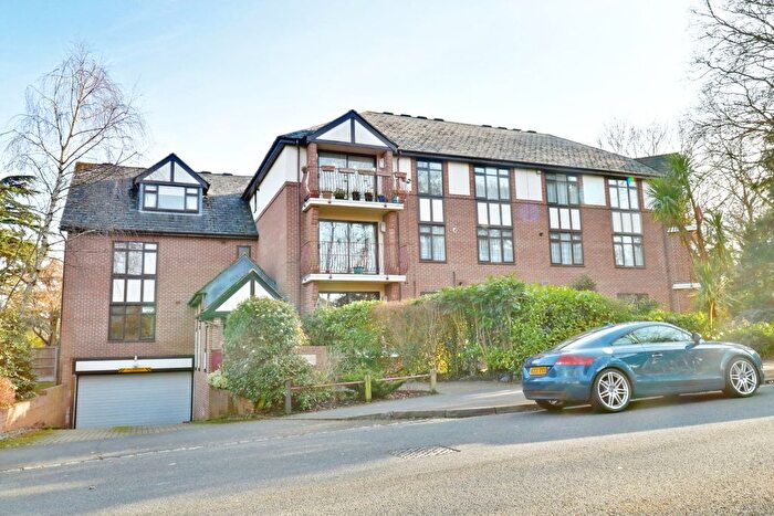 2 Bedroom Flat To Rent In Durham Avenue, Bromley, BR2