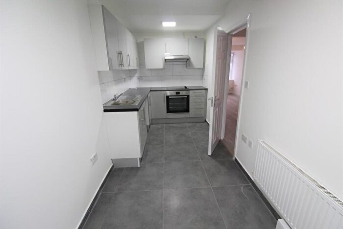 4 Bedroom Terraced House To Rent In Middleham Road, Edmonton, N18