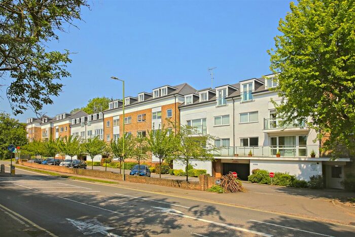2 Bedroom Flat To Rent In Brook Court, Watling Street, Radlett WD7